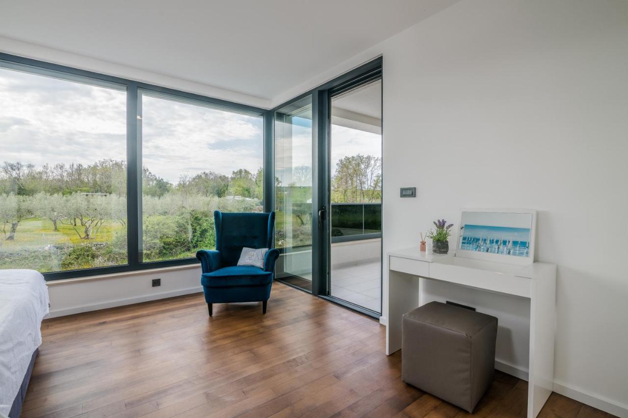 Luxury Villa Weiss - Malinska - Heated Pool - Central Floor Heating In Winter Exteriér fotografie