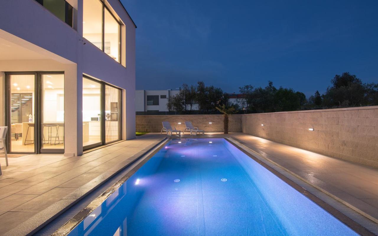 Luxury Villa Weiss - Malinska - Heated Pool - Central Floor Heating In Winter Exteriér fotografie